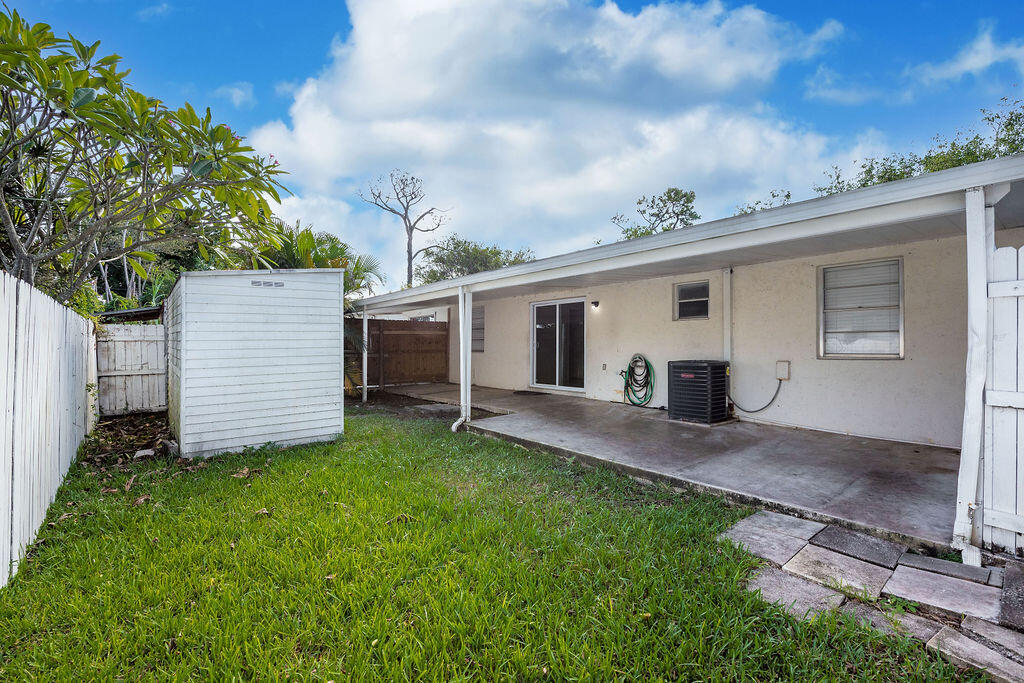 4468 Stevens Road Lake Worth, FL 33461 - Photo 20 of 25 4468StevensRoad,LakeWorth-17