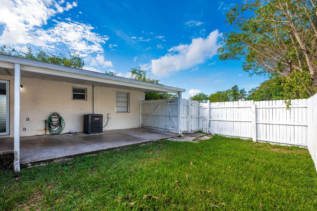 4468 Stevens Road Lake Worth, FL 33461 - Photo 21 of 25 4468StevensRoad,LakeWorth-18