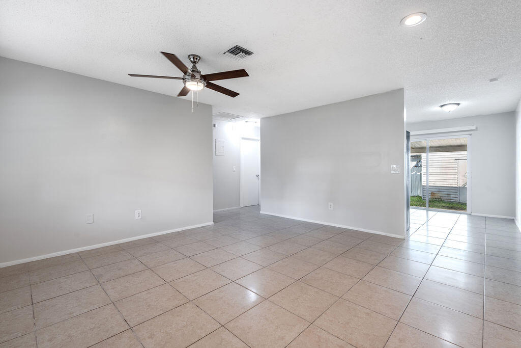 4468 Stevens Road Lake Worth, FL 33461 - Photo 4 of 25 4468StevensRoad,LakeWorth-1