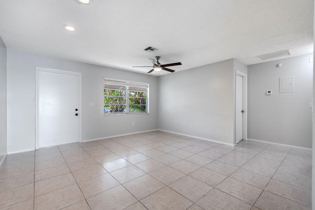 4468 Stevens Road Lake Worth, FL 33461 - Photo 5 of 25 4468StevensRoad,LakeWorth-2