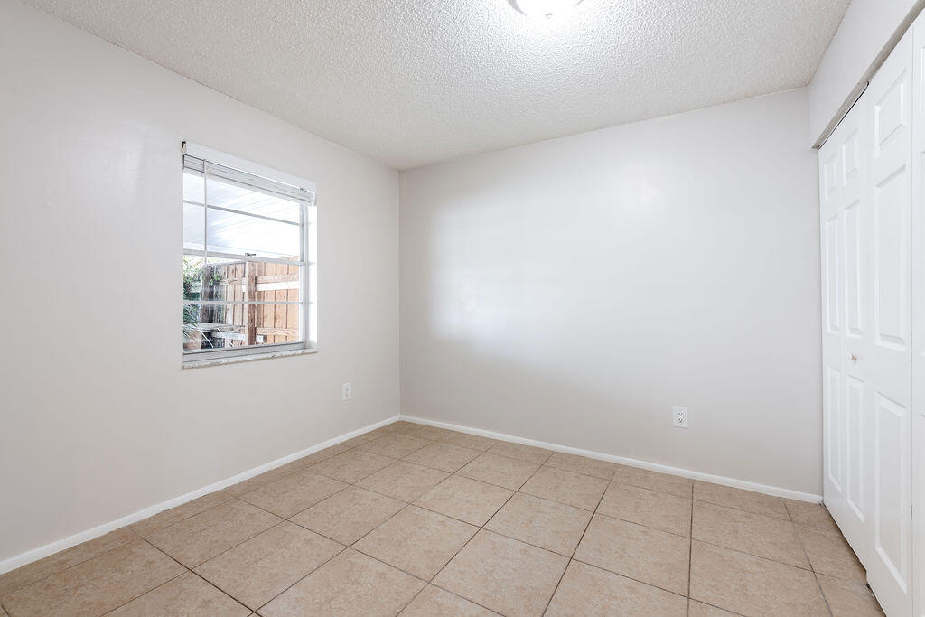 4468 Stevens Road Lake Worth, FL 33461 - Photo 10 of 25 4468StevensRoad,LakeWorth-7