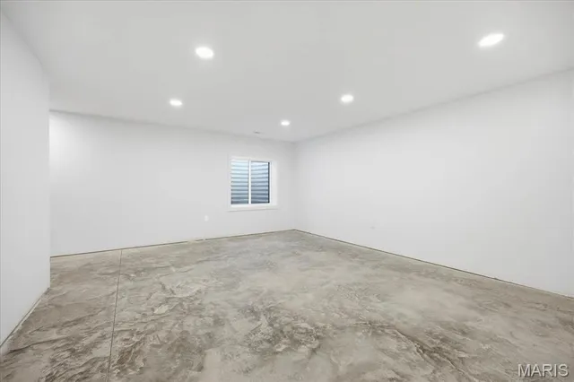 $385,000 | 16639 Pembrooke Court, Carlyle, IL 62231