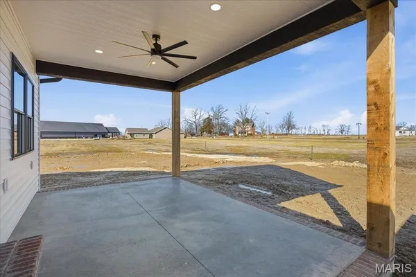 $379,900 | 16617 Pembrooke Court, Carlyle, IL 62231