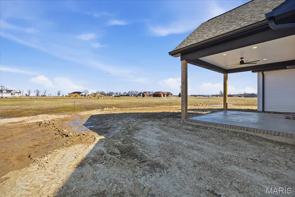 $379,900 | 16617 Pembrooke Court, Carlyle, IL 62231