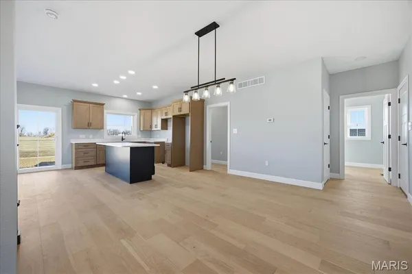 $379,900 | 16617 Pembrooke Court, Carlyle, IL 62231