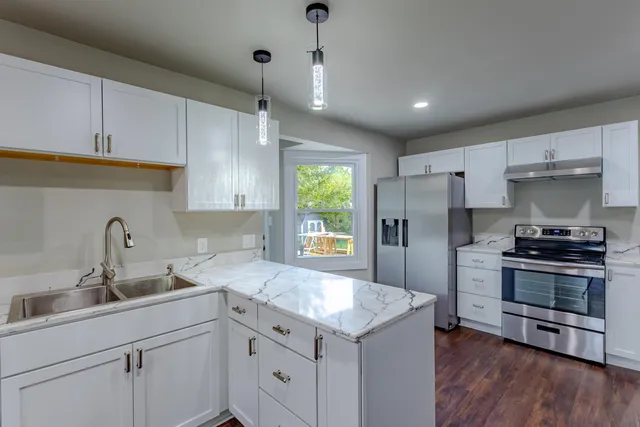 $409,900 | 8014 South 13th Street, Oak Creek, WI 53154