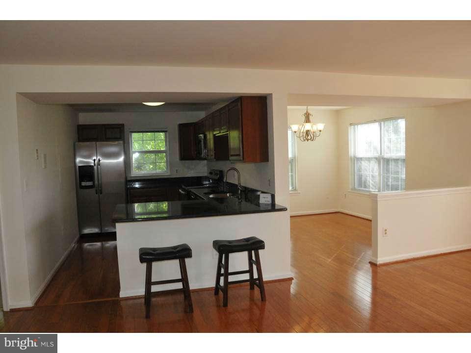 212 Ridgepoint Place, Unit 26 Gaithersburg, MD 20878 - Photo 3 of 18 Kitchen