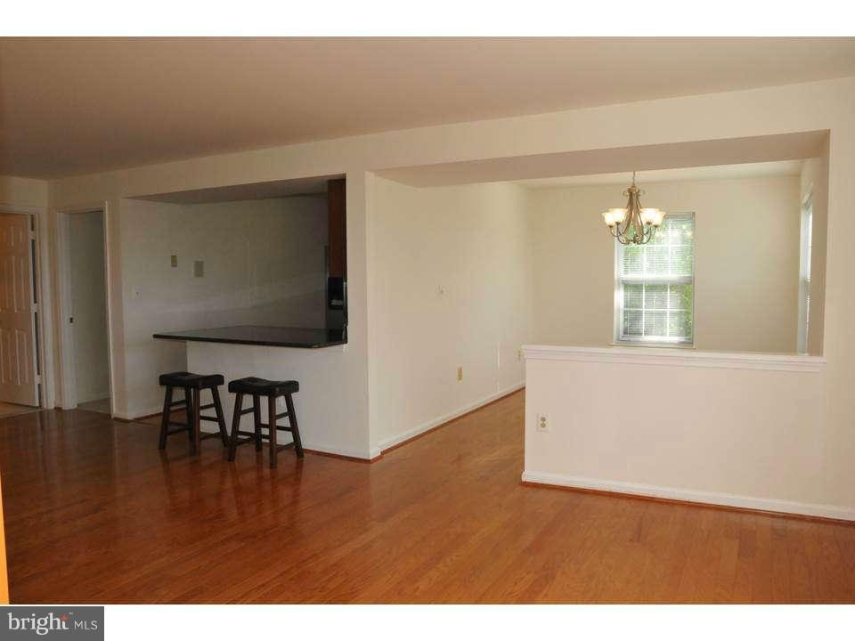 212 Ridgepoint Place, Unit 26 Gaithersburg, MD 20878 - Photo 4 of 18 Dining Room