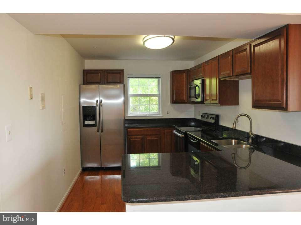 212 Ridgepoint Place, Unit 26 Gaithersburg, MD 20878 - Photo 6 of 18 Kitchen