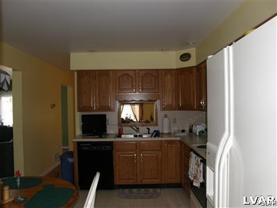 920 Front Street Whitehall, PA 18052 - Photo 3 of 17 Gallery Image 3