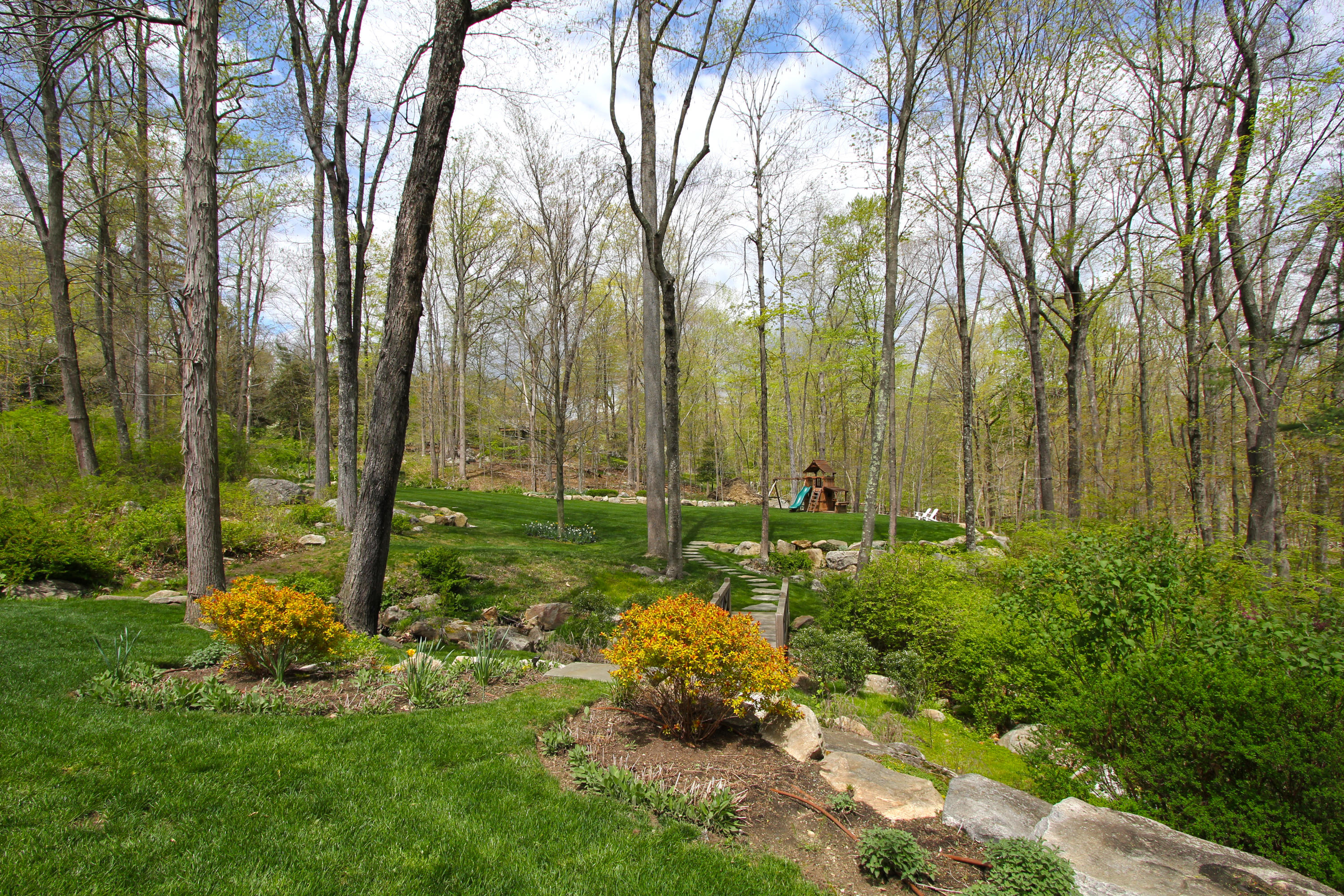 230 Cross Ridge Road New Canaan, CT 06840 - Photo 3 of 34 Exterior Yard 01