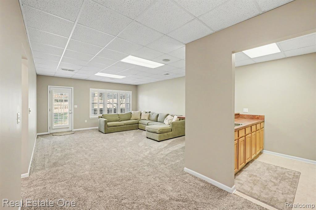 686 West Bluff Court, Unit 23 Rochester Hills, MI 48307 - Photo 32 of 43