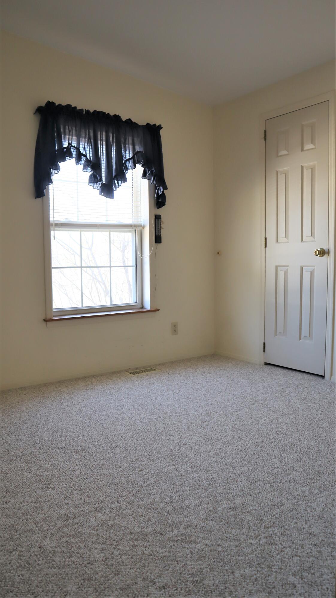 81 Jackson Road Waldoboro, ME 04572 - Photo 8 of 14 IMG_1385 (2)
