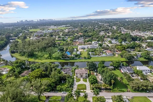 $4,000 | 1962 Northwest 107th Street, Unit 1958, Miami, FL 33167