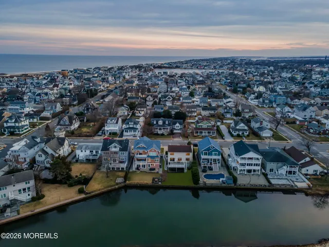 $1,650,000 | 211 Forman Avenue, Point Pleasant Beach, NJ 08742