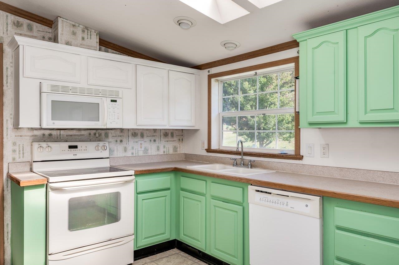 82 Jamey Drive Rochester, NH 03868 - Photo 4 of 23 Gallery Image 4