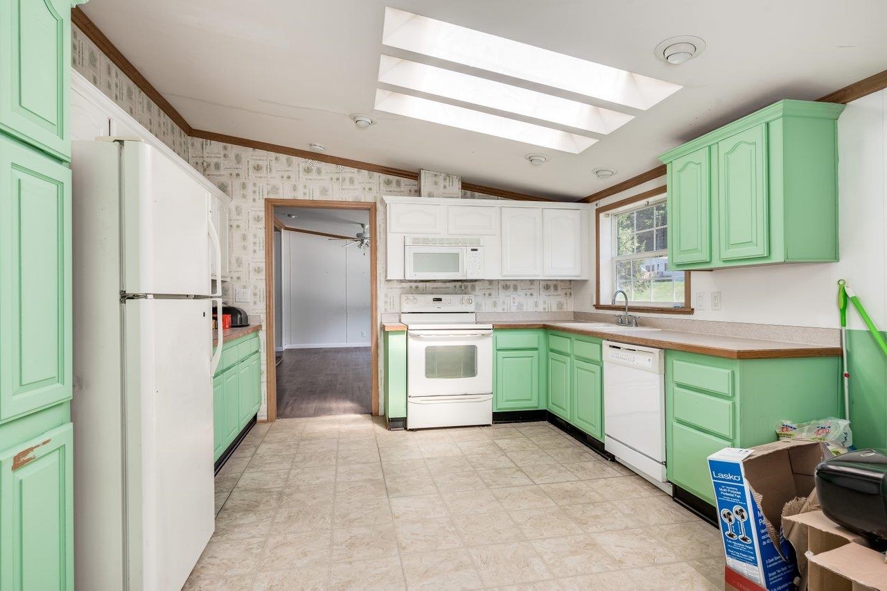 82 Jamey Drive Rochester, NH 03868 - Photo 5 of 23 Gallery Image 5