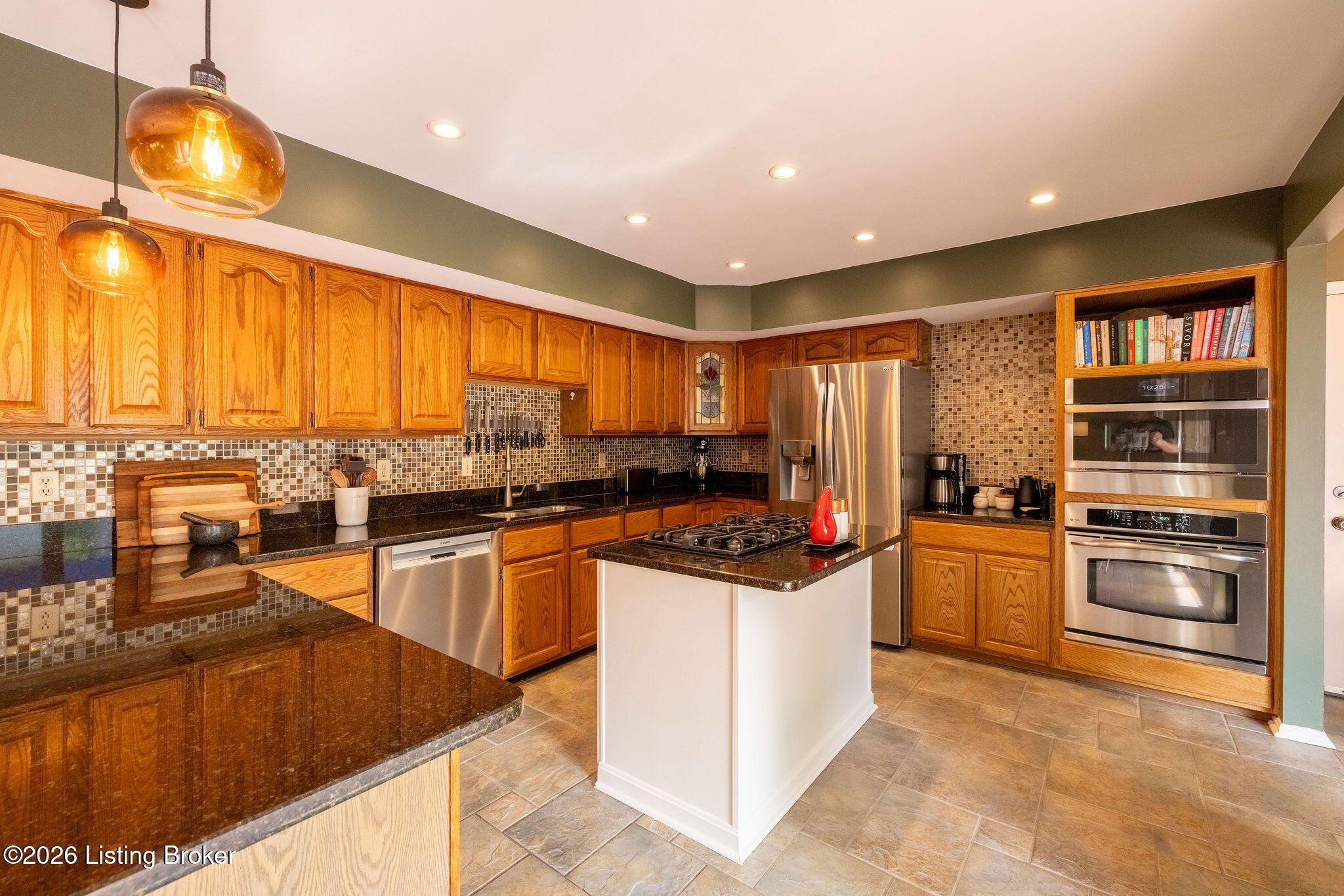 7313 Bluffington Road Louisville, KY 40291 - Photo 6 of 28 9F2A0088-HDR