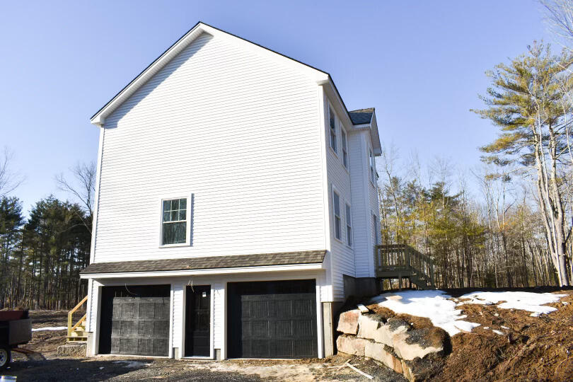 375 Elm Street North Berwick, ME 03906 - Photo 7 of 16 Garages