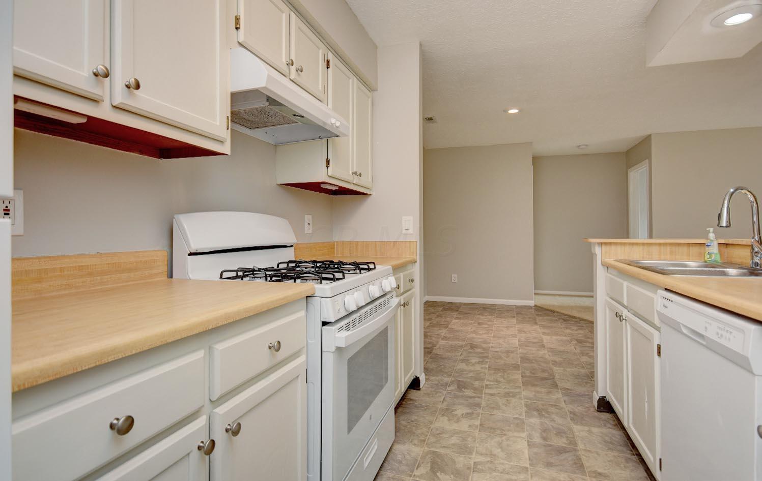 2245 Hedgerow Road, Unit 2245D Columbus, OH 43220 - Photo 18 of 25