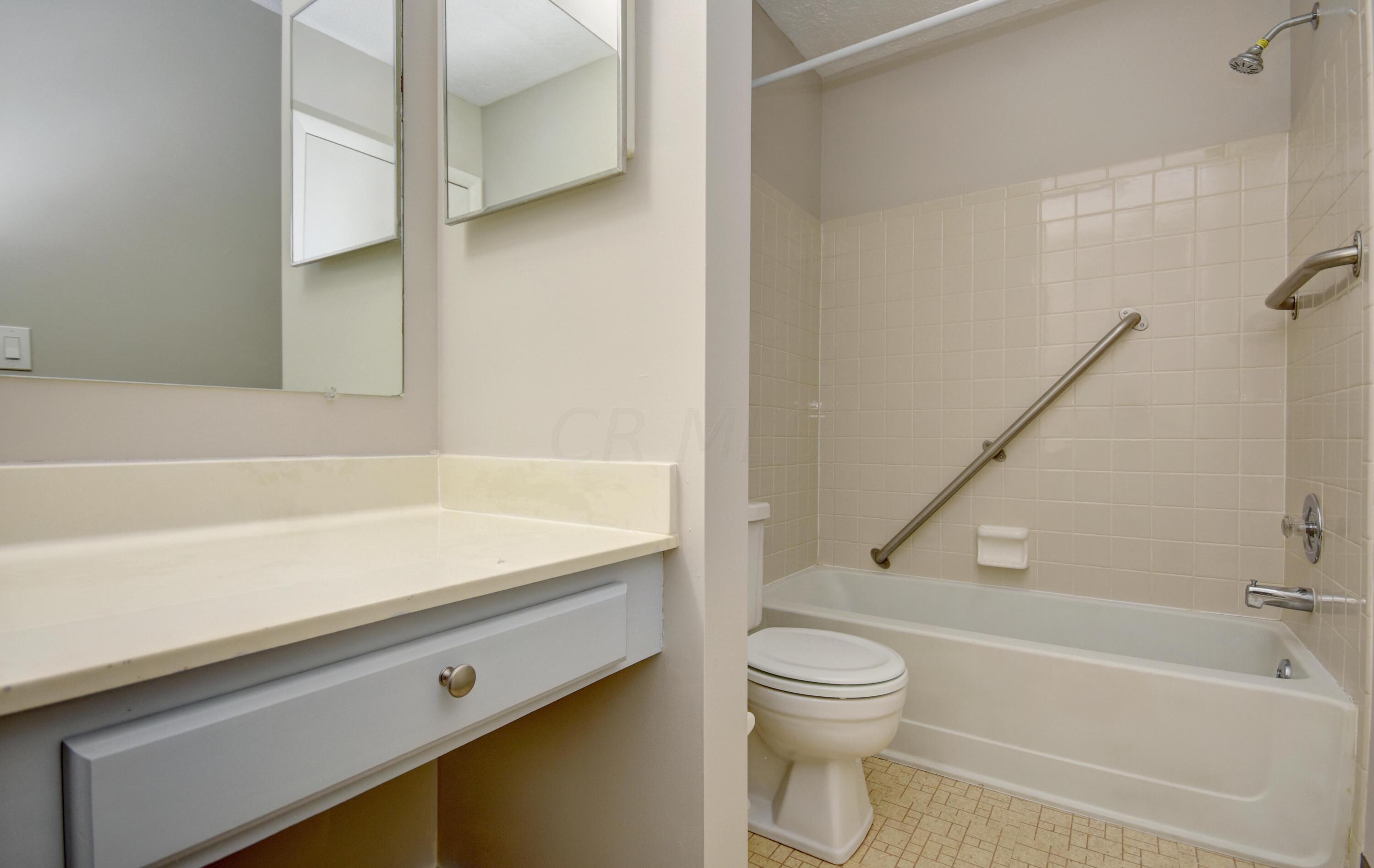 2245 Hedgerow Road, Unit 2245D Columbus, OH 43220 - Photo 25 of 25