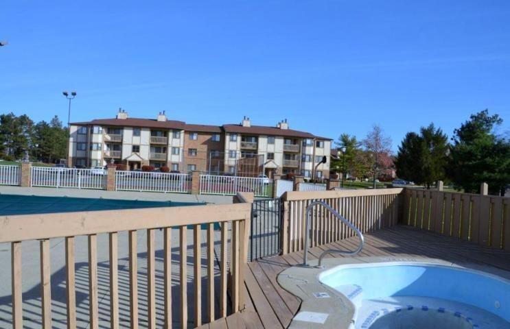 2245 Hedgerow Road, Unit 2245D Columbus, OH 43220 - Photo 10 of 25