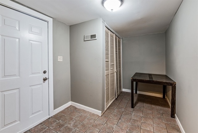 1114 West Cullerton Street, Unit 1 Chicago, IL 60608 - Photo 10 of 10 a view of a room with a lounge chair