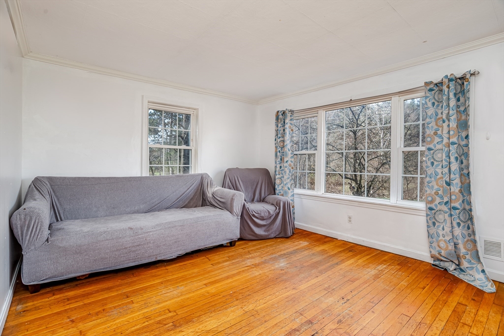 30 South Meadow Road Lancaster, MA 01523 - Photo 5 of 36