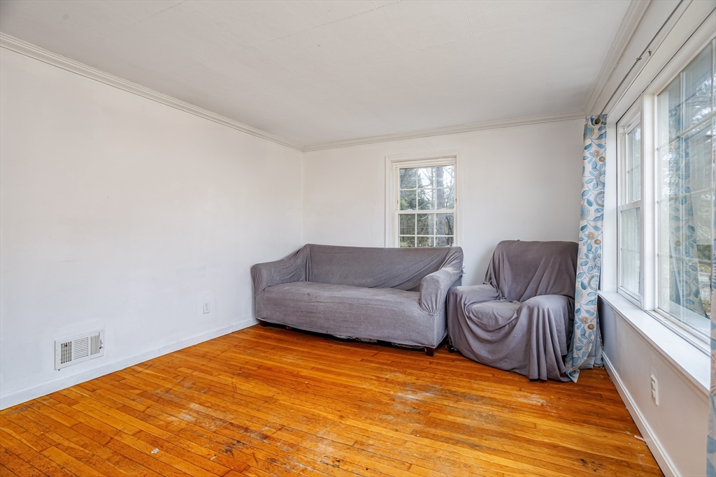 30 South Meadow Road Lancaster, MA 01523 - Photo 6 of 36