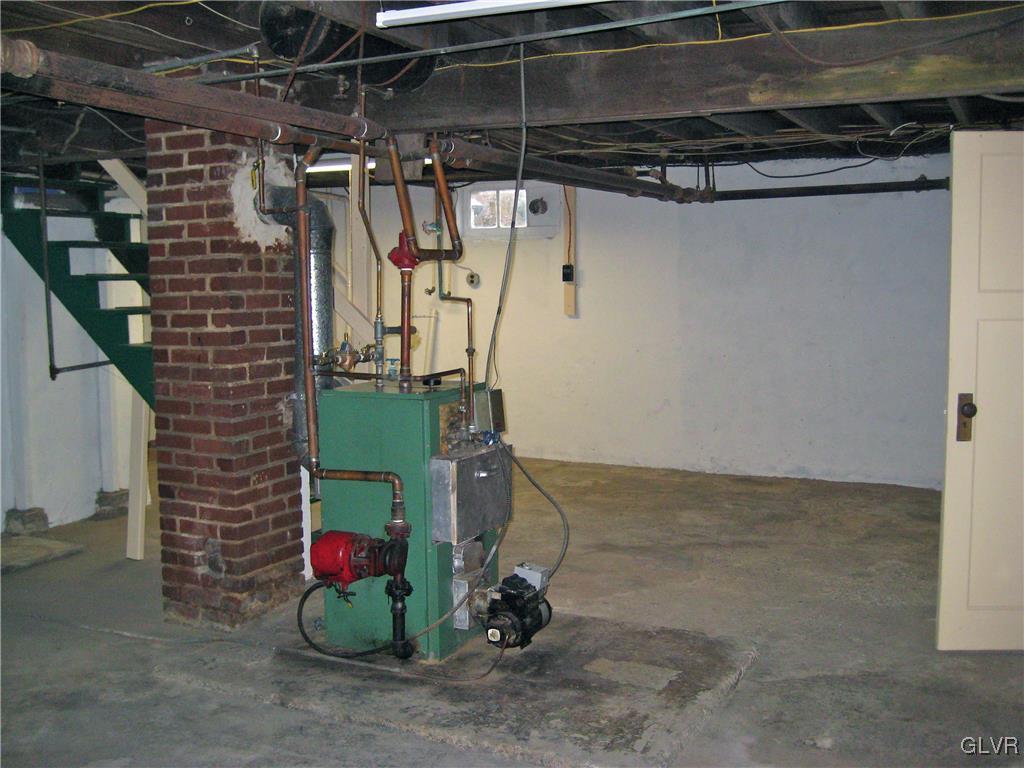 2010 Leithsville Road Hellertown, PA 18055 - Photo 17 of 27 Gallery Image 17