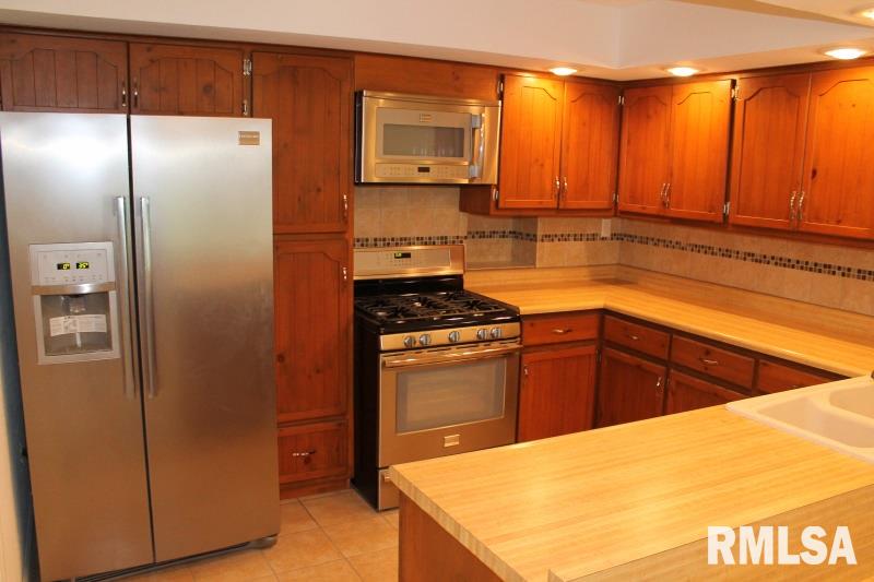 5025 North Prospect Road Peoria Heights, IL 61616 - Photo 9 of 29 Gallery Image 9