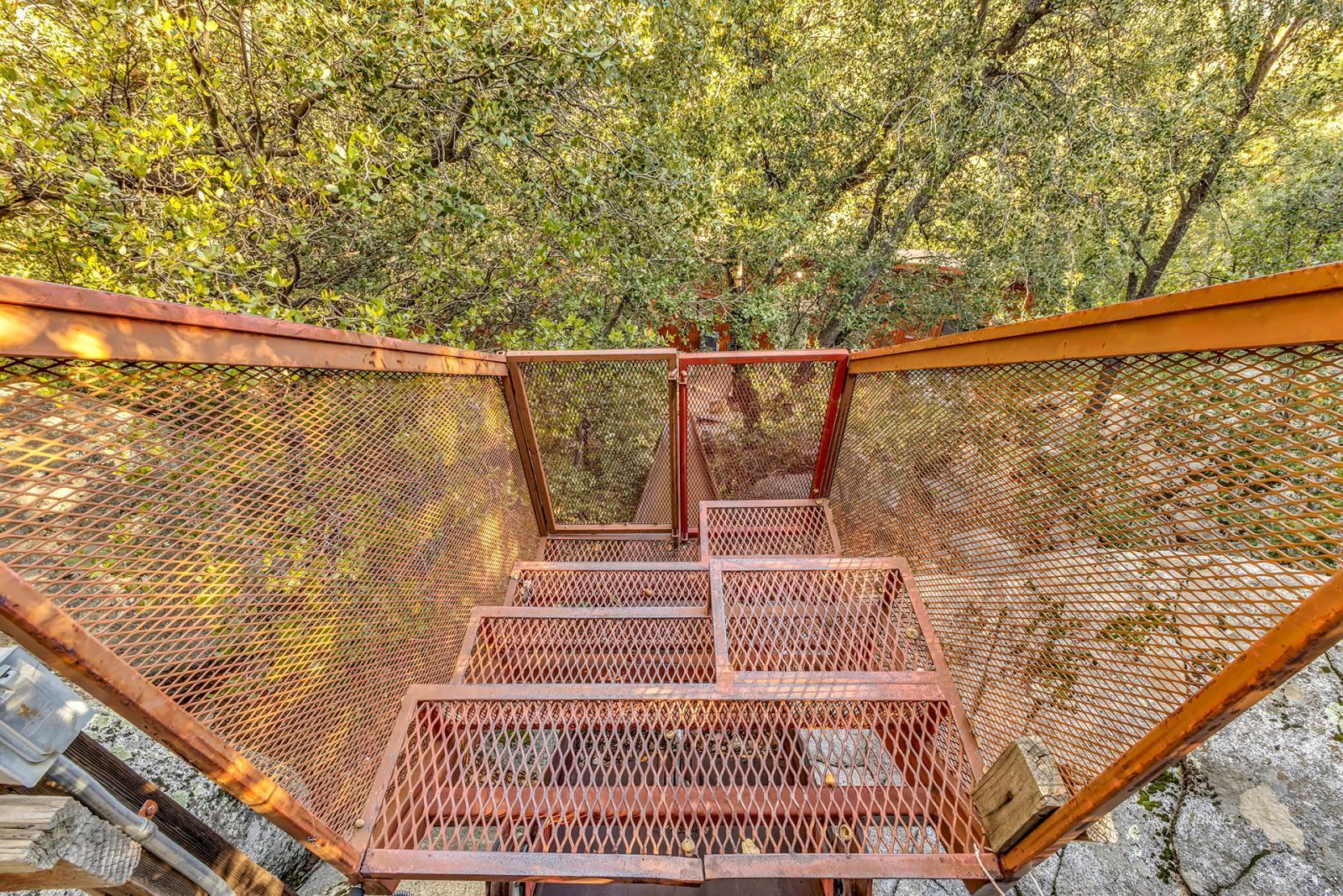 53580 Jeffery Pine Road Idyllwild, CA 92549 - Photo 86 of 90 Upper platform for funicular