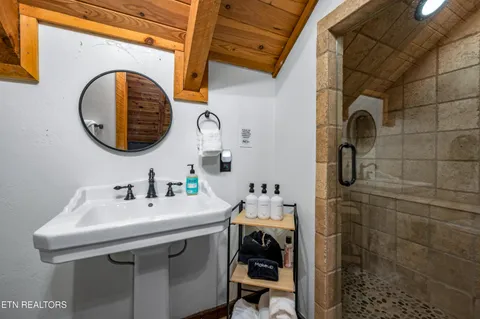 $740,000 | 278 Laurel Road, Townsend, TN 37882