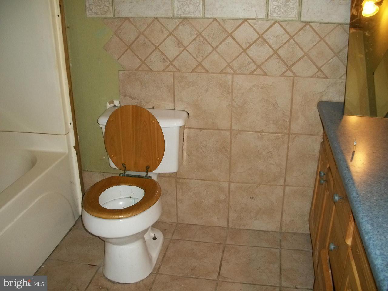 3208 Conowingo Road Street, MD 21154 - Photo 29 of 30 Bath in Inlaw Suite