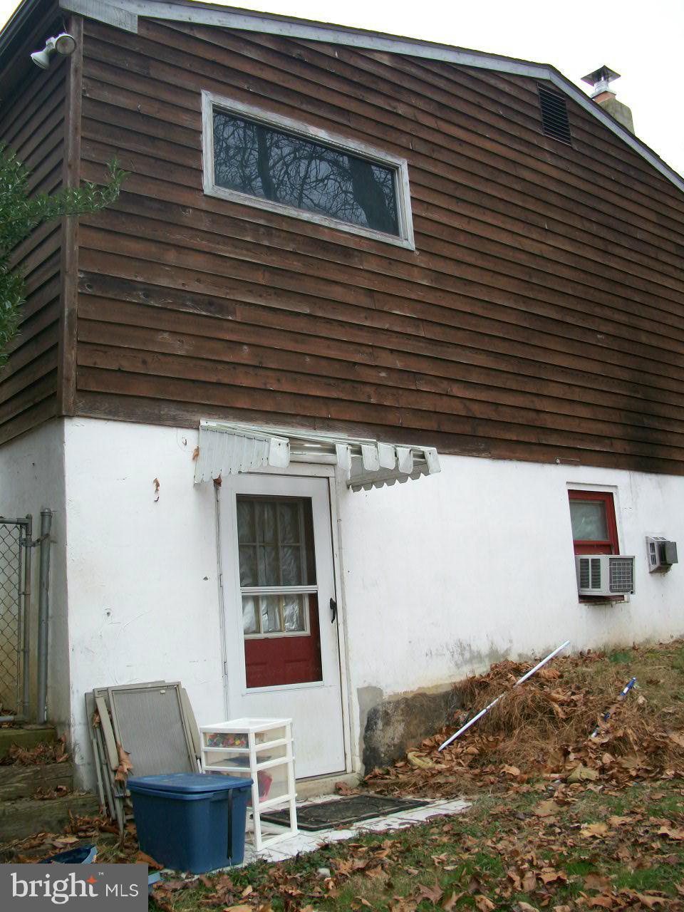 3208 Conowingo Road Street, MD 21154 - Photo 5 of 30 Separate Side Entrance to Lower Level In-Law Suite