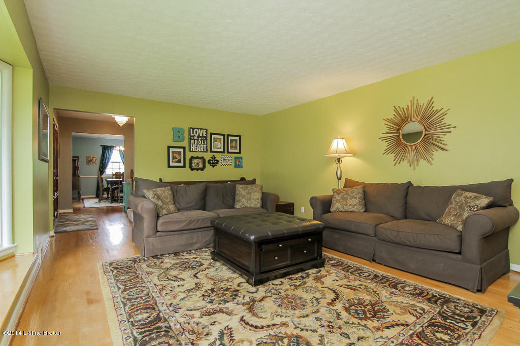 6413 Ridge Cliff Road Louisville, KY 40228 - Photo 9 of 50 0017