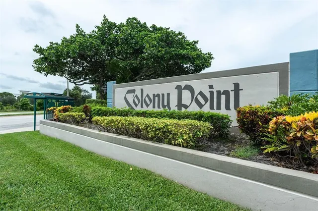 a street sign on the side of a road