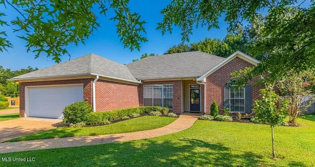 $2,400 | 123 Creekside Drive, Canton, MS 39046