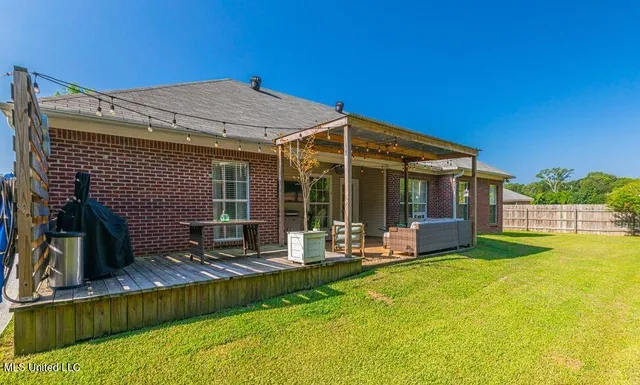 $2,400 | 123 Creekside Drive, Canton, MS 39046