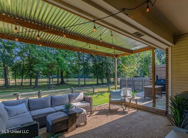 $2,400 | 123 Creekside Drive, Canton, MS 39046