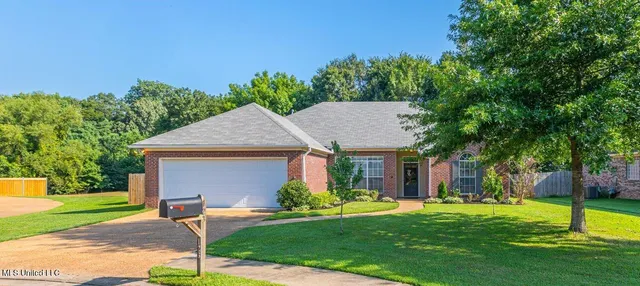 $2,400 | 123 Creekside Drive, Canton, MS 39046