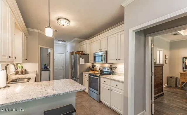 $2,400 | 123 Creekside Drive, Canton, MS 39046