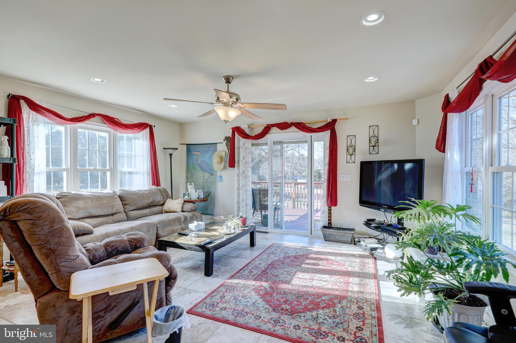 28010 Riverside Drive Salisbury, MD 21801 - Photo 24 of 47 Family Room