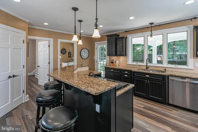 a view of entryway and hall