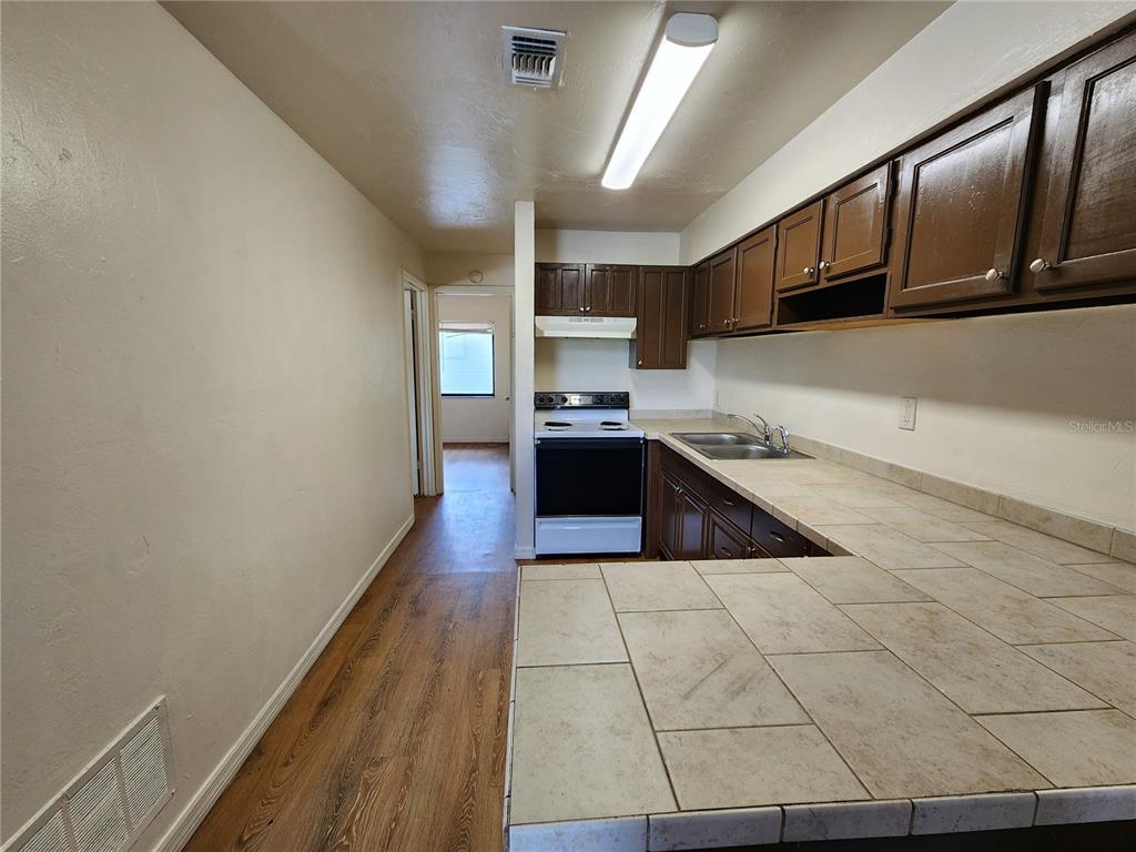 719 Southwest 70th Terrace, Unit 5 Gainesville, FL 32607 - Photo 7 of 14