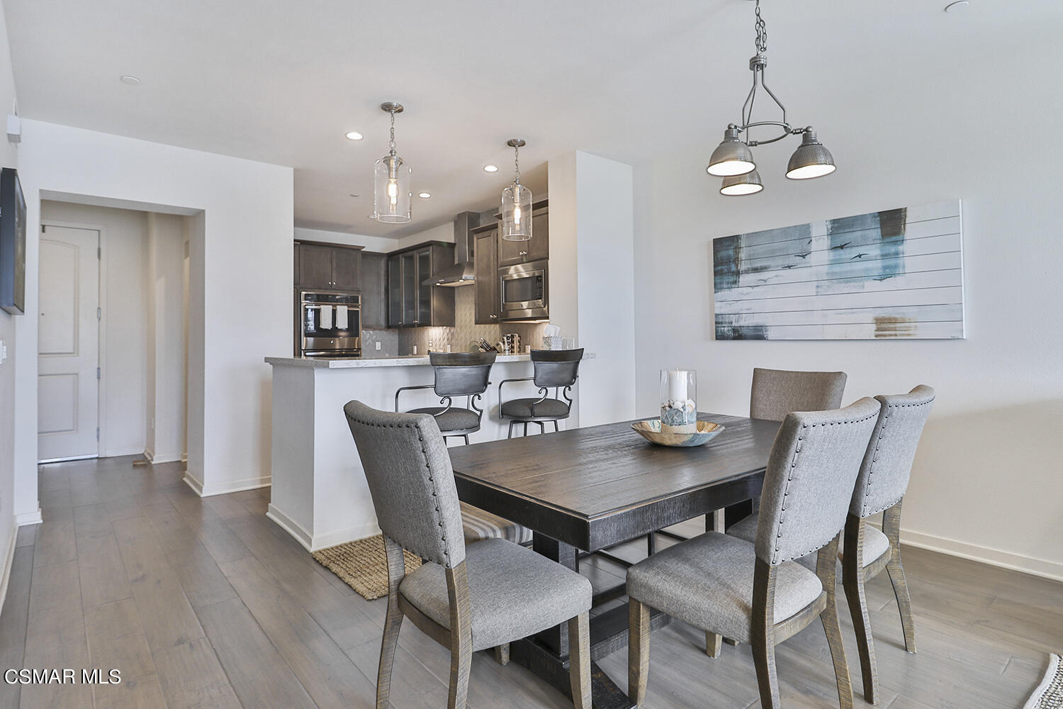 4012 Tradewinds Drive, Unit 101 Oxnard, CA 93035 - Photo 18 of 56 dKitchen and Dining1