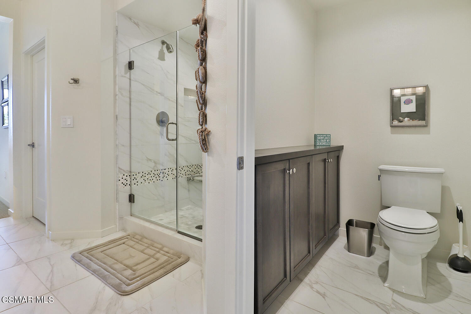 4012 Tradewinds Drive, Unit 101 Oxnard, CA 93035 - Photo 42 of 56 iMain Bedroom Suite8