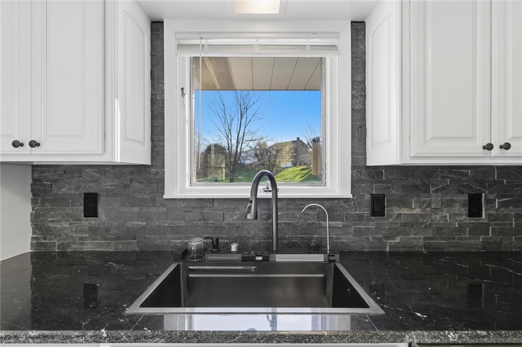 82 Spring Valley Drive Washington, PA 15301 - Photo 14 of 35