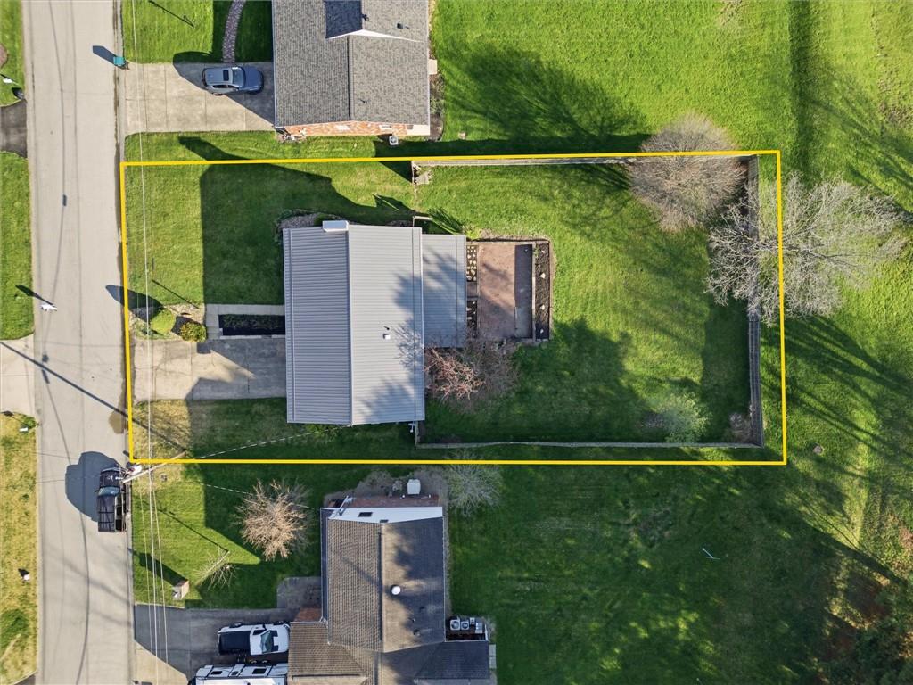 82 Spring Valley Drive Washington, PA 15301 - Photo 3 of 35