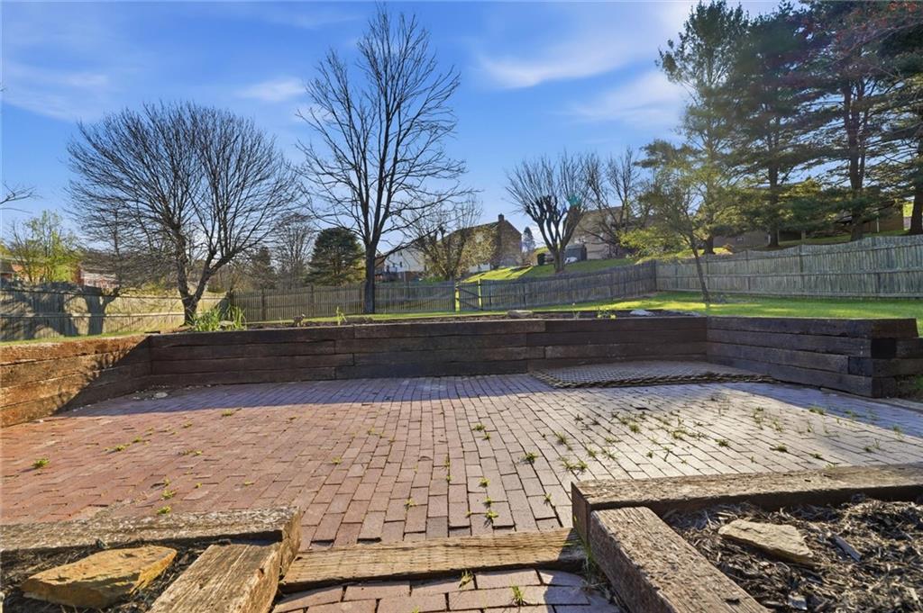 82 Spring Valley Drive Washington, PA 15301 - Photo 31 of 35